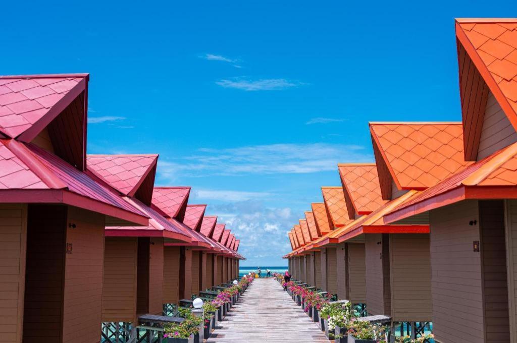 Sand Bay Resort Semporna Esterno foto