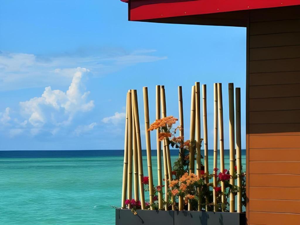 Sand Bay Resort Semporna Esterno foto